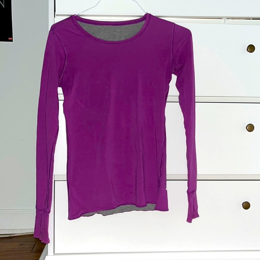 Purple/magenta lululemon love sleeve